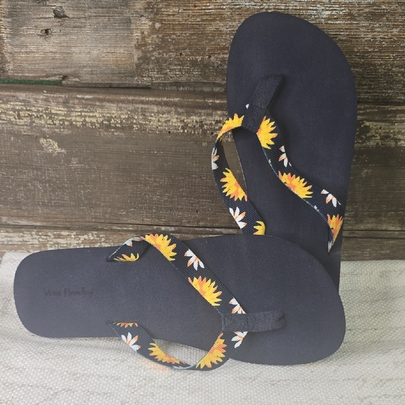 Vera Bradley Navy Flip Flops with Floral Straps, Size L (9) , NWOT - Picture 1 of 5